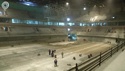 Как распределяют огромный объем работы на тысячу строителей новой ледовой арены?