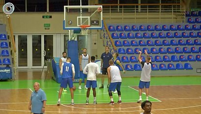 Баскетбольный "Новосибирск" провёл тренировку перед стартом сезона в полном составе