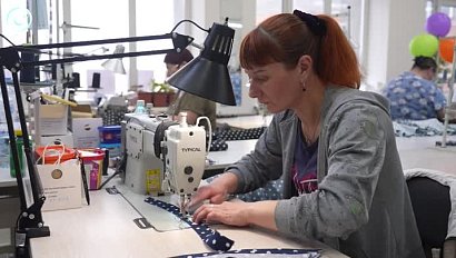 Как устроен весь цикл производства женской одежды?