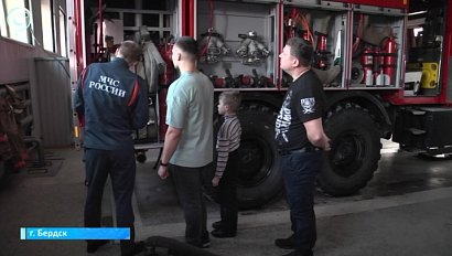 Экскурсию для старшеклассников провели пожарные в Бердске