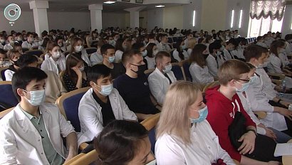 Олег Иванинский выступил перед студентами Новосибирского медуниверситета