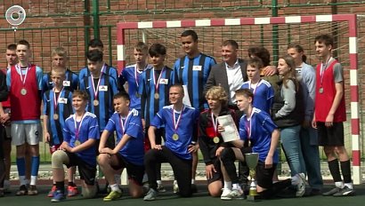 Турнир по мини-футболу между школами Юго-Западного жилмассива прошёл в Новосибирске
