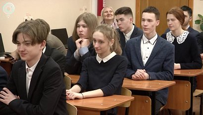 Новосибирским школьникам рассказали про быструю разработку приложений