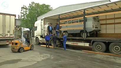 Необходимые припасы отправили в Донбасс из Новосибирска. Как готовили посылки бойцам?