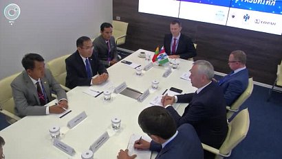 Губернатор Андрей Травников провёл встречу с делегацией Республики Союз Мьянма