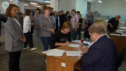 Бюллетени для выборов губернатора Новосибирской области передали в избирательные комиссии