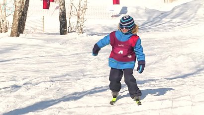 Лыжную гонку для самых маленьких спортсменов устроили в Новосибирске