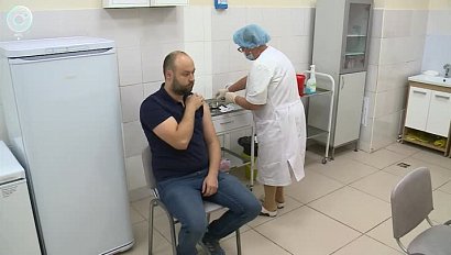 Новосибирские министры прошли ревакцинацию от коронавируса